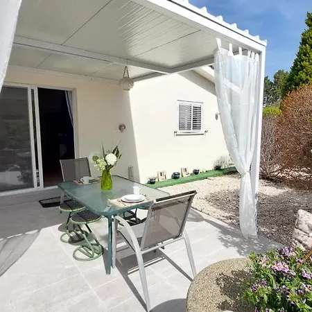 Salieri: Coral Bay With Private Pool Hotel