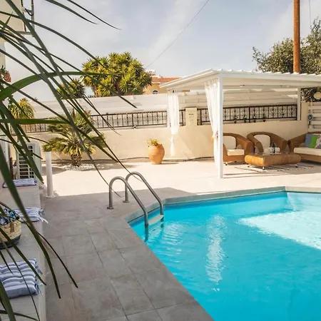 Salieri: Coral Bay With Private Pool 4* Peyia